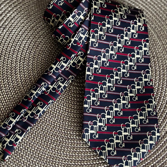 VTG RENE’ CHAGAL HAND MADE SILK TIE BEAUTIFUL RANDOM PATTERN NAVY 60” by 4” - Picture 3 of 5